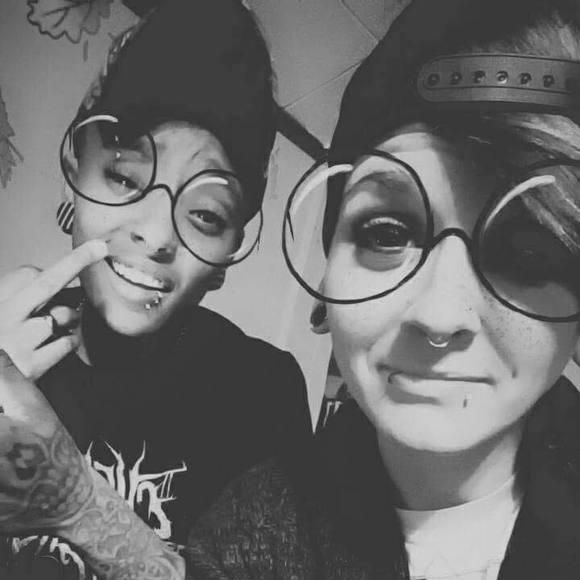 Meet your Posher, Ida - Picture 1 of 1